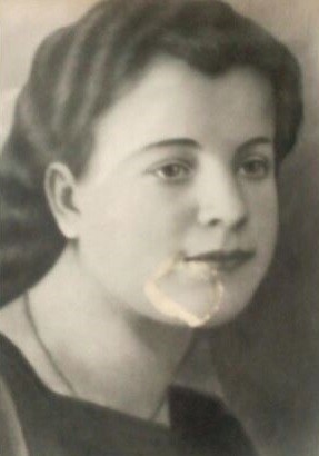 Шевцова(Кандыба) В.Д., машинистка.JPG
